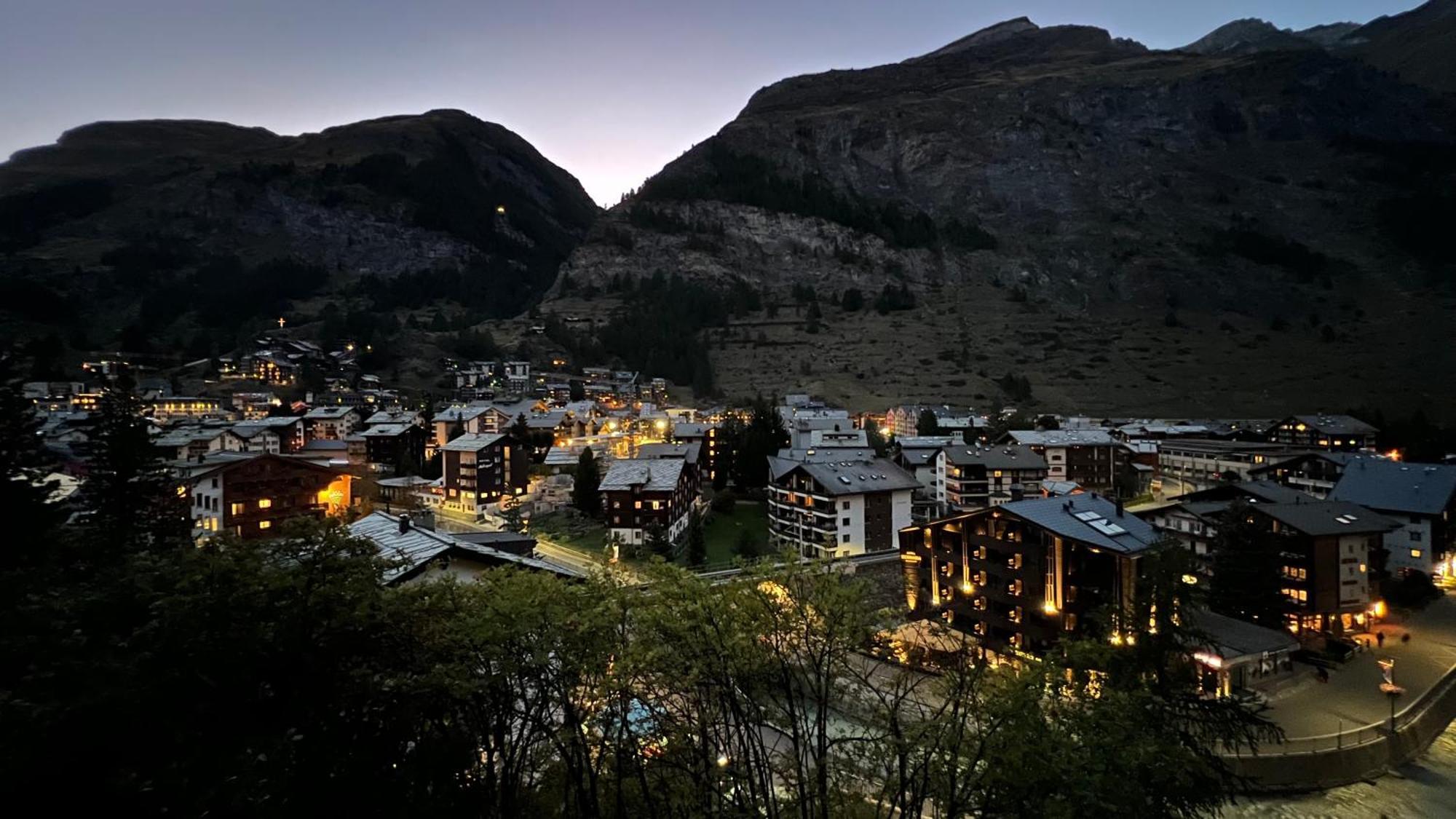 Haus Oasis Ferienwohnung-Holiday Apartment Zermatt Exterior photo